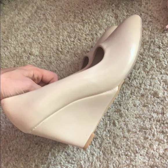Tan wedge heels - great for work! - Picture 3 of 3